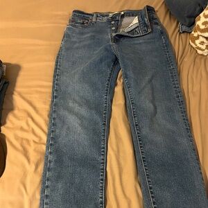 Size 28 Levi’s -Wedgie Straight
